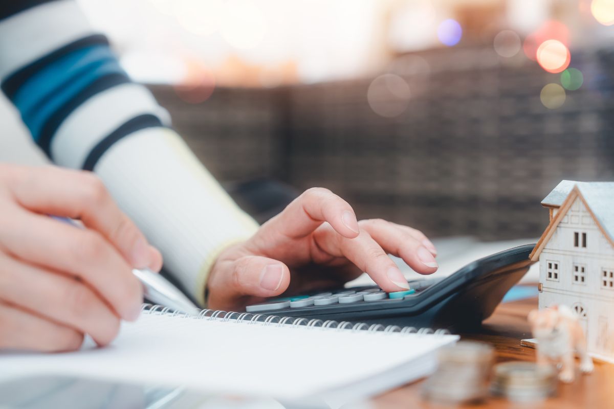 Positive vs negative gearing: explained step by step